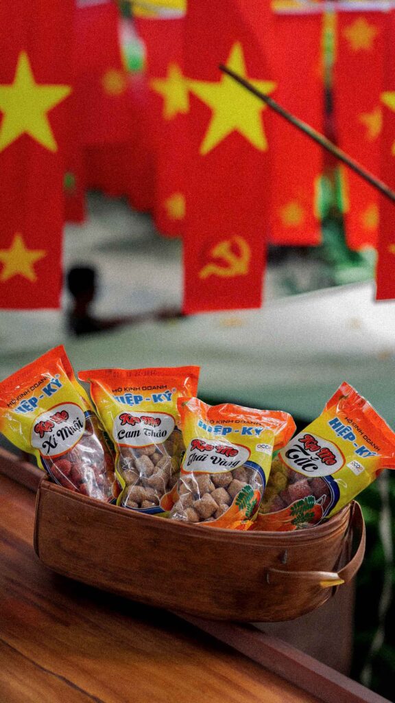 Kẹo me hiệp ký hồi ức tuổi thơ